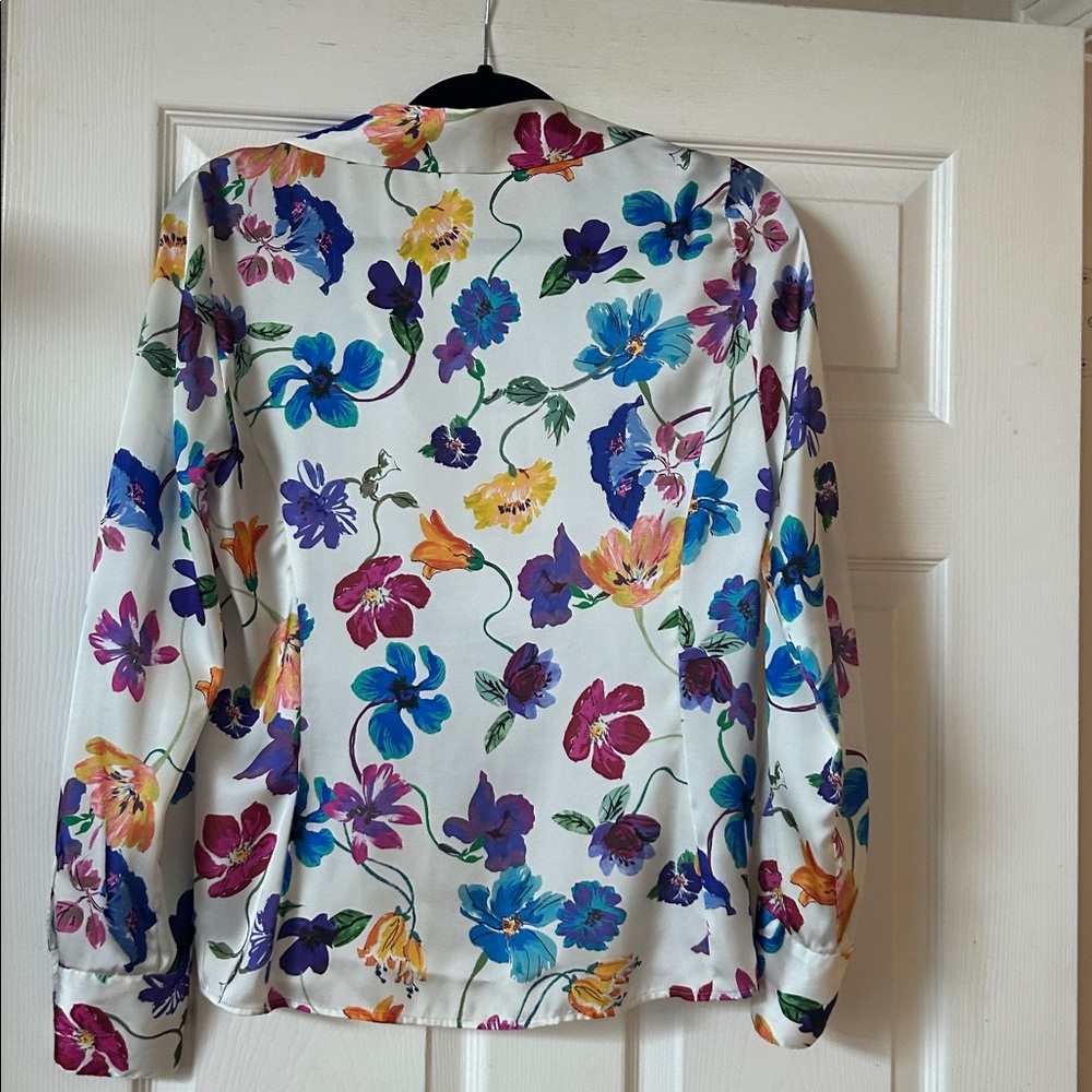 Zara White satin Floral Button-Front Shirt with Blue, Purple & Yellow Blooms - Picture 5 of 5